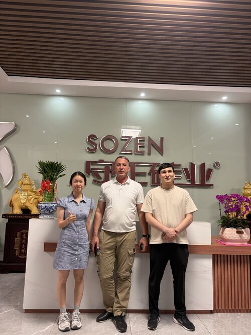 Các giải pháp mới nhất về công ty Chào mừng khách hàng nước ngoài đến thăm nhà máy của chúng tôi