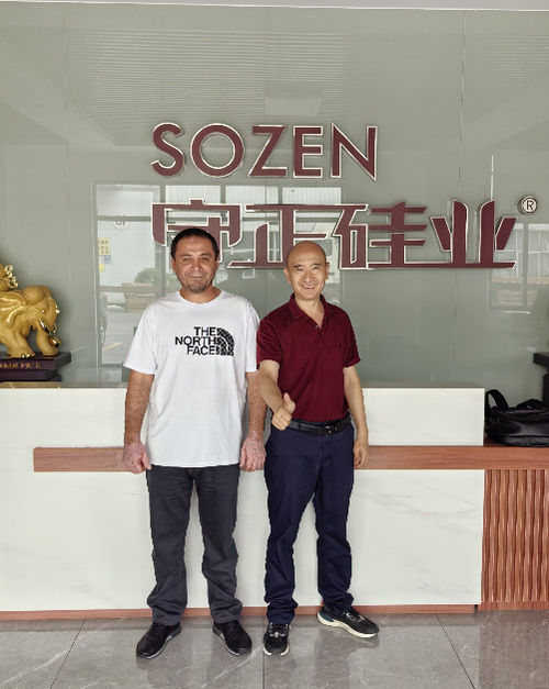 Tin tức công ty mới nhất về Bạn bè từ Kazakhstan được chào đón đến thăm nhà máy niêm phong của chúng tôi